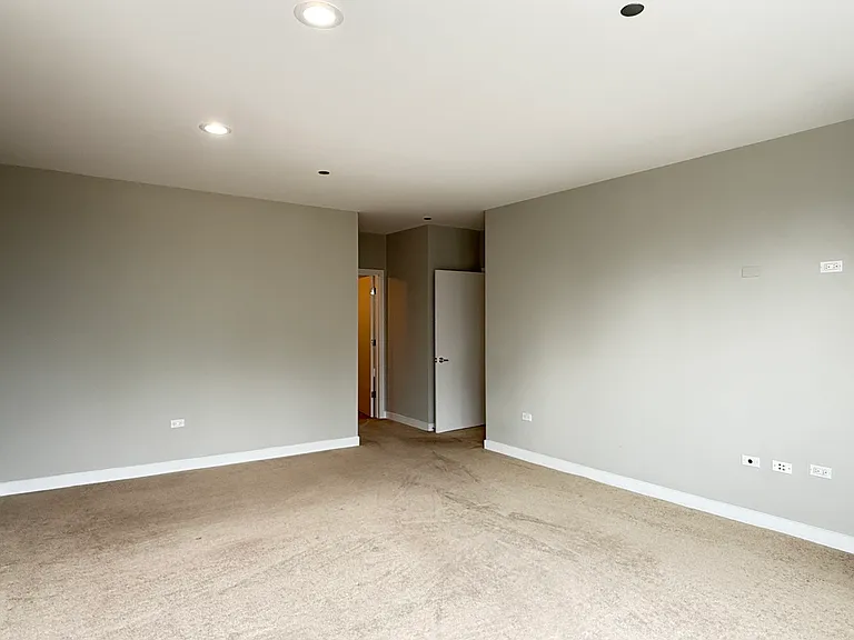 737 W Washington Blvd #1904 — Photo 8