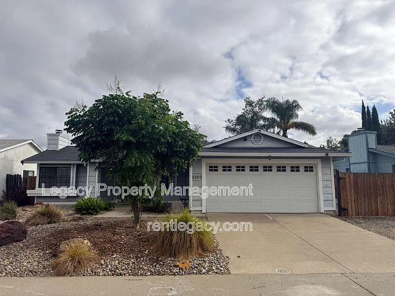 3 bed, 2.0 bath, 1587 sqft, $2,595 — Photo 1