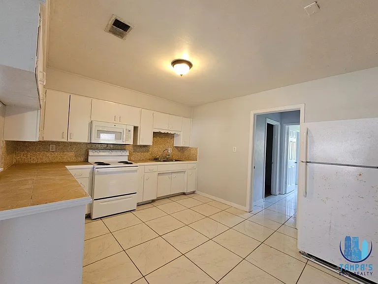 2721 Doyle Cir — Photo 9