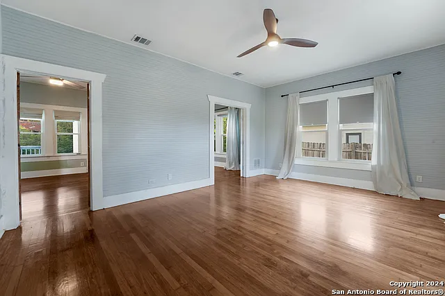 116 Pershing Ave — Photo 2