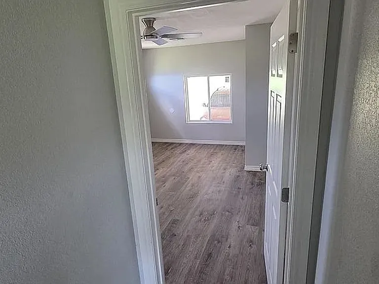 723 SW 45th St — Photo 12