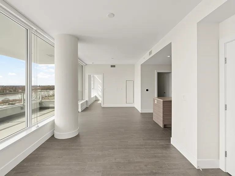 3438 Sawmill Cres #1302 — Photo 7
