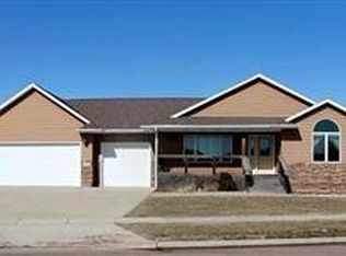 801 N Danielle Dr, Sioux Falls, SD 57103