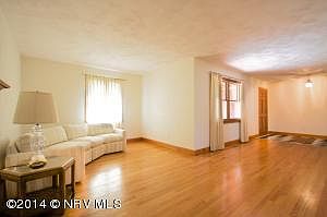 3rd image of 907 Turner St NE