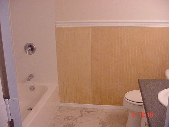 5th image of 136 Northwest Dr