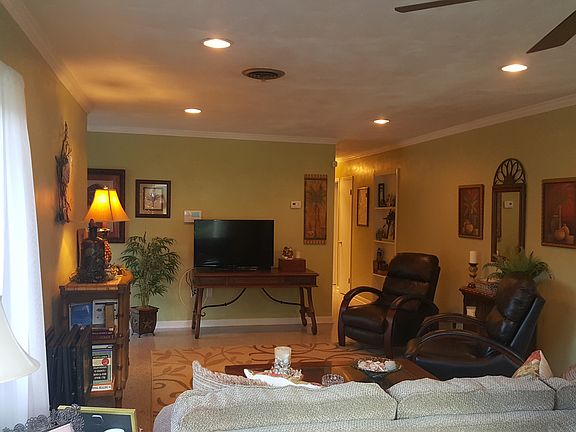 5th image of 270 Oakshade Dr