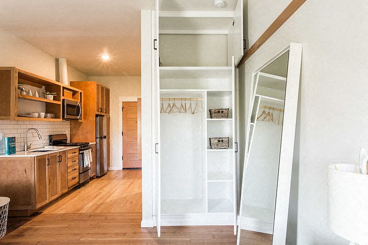 1st image of 1920 NW 26th Ave #202