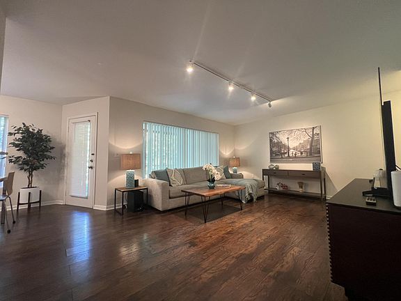 2nd image of 815 W Boynton Beach Boulevard #11-102