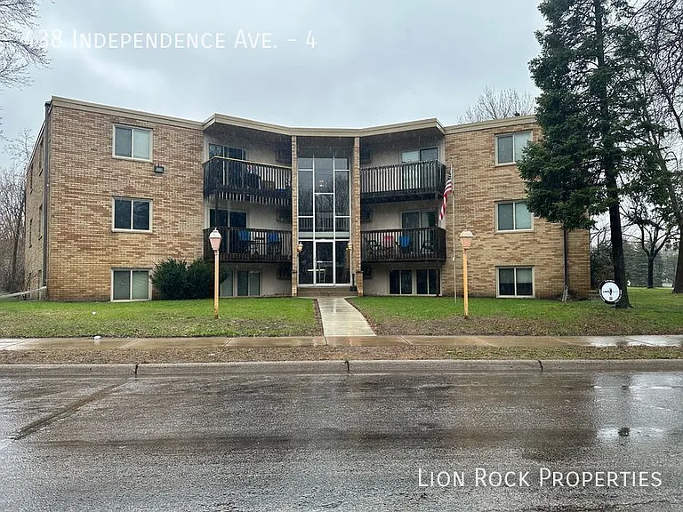 438 Independence Ave N #4 — Photo 12
