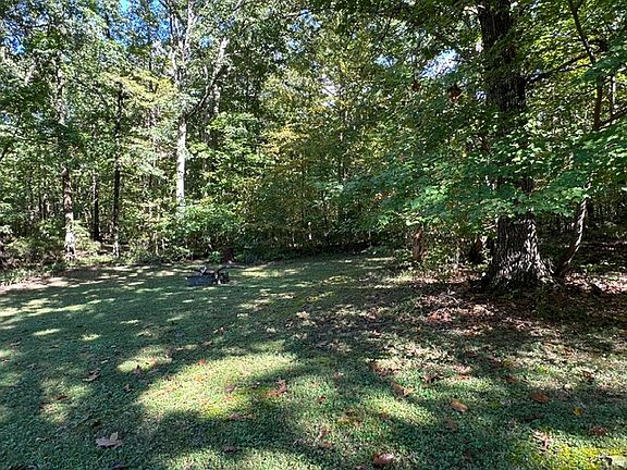 Large private wooded lot - over an acre!