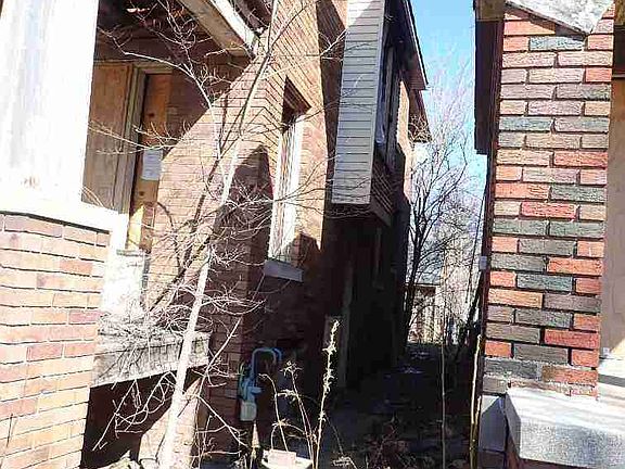 4406 St Clair