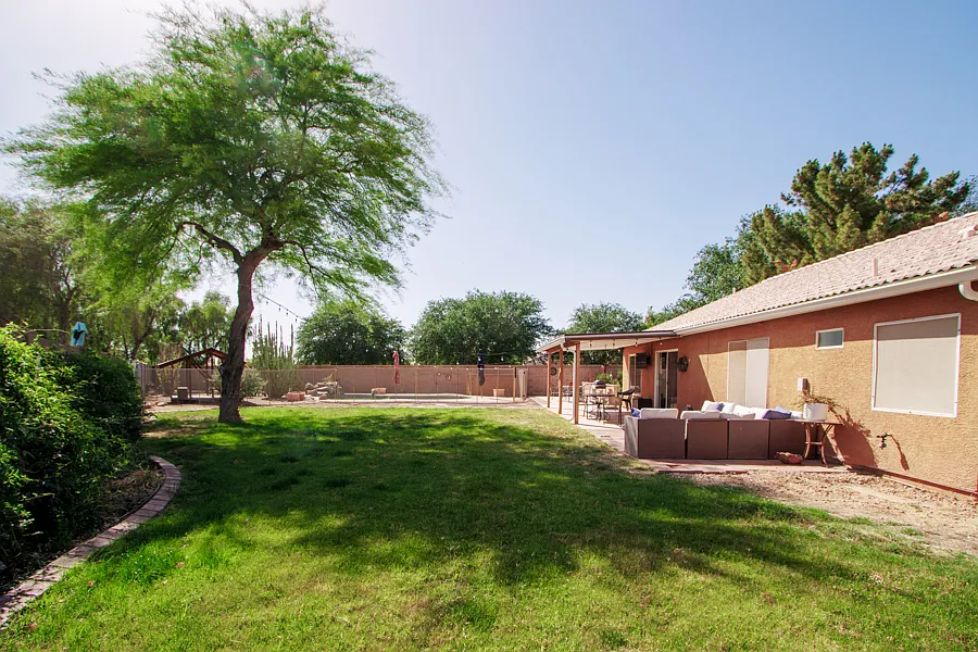 363 W Baylor Ln — Photo 3