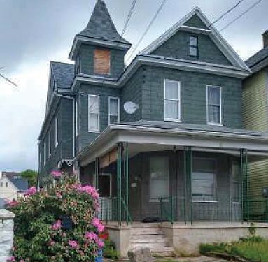 5th image of 315 E Locust St
