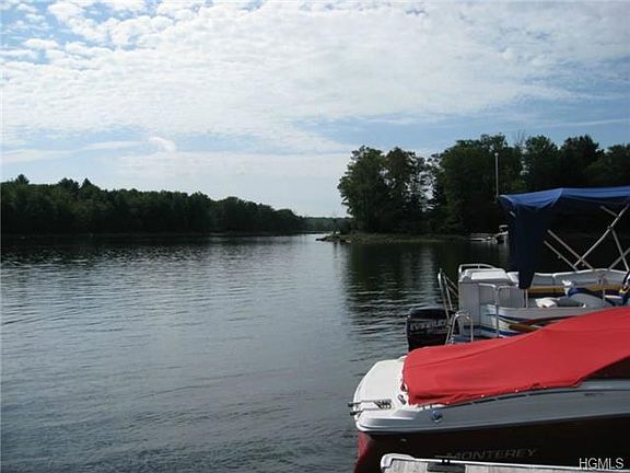 2nd image of 446 Chapin Trl