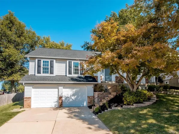 727 Eaglebrooke Dr, Ballwin, MO 63021