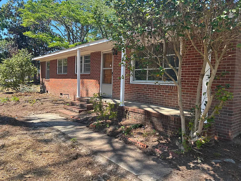 4402 Bluff St — Photo 1