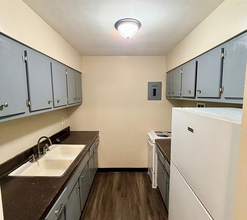 1st image of 1556 Alexandria Dr #8A-Z3
