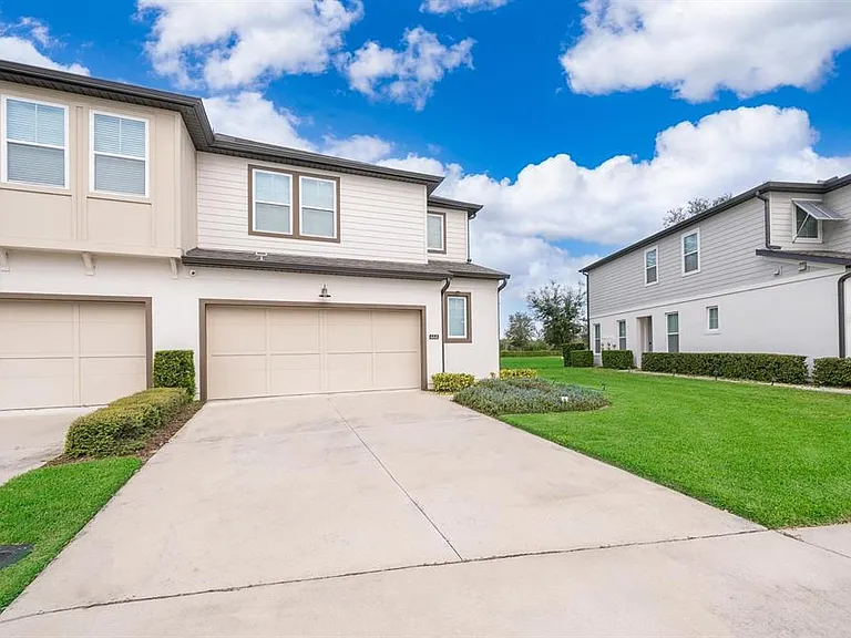 664 Benoi Dr — Photo 2