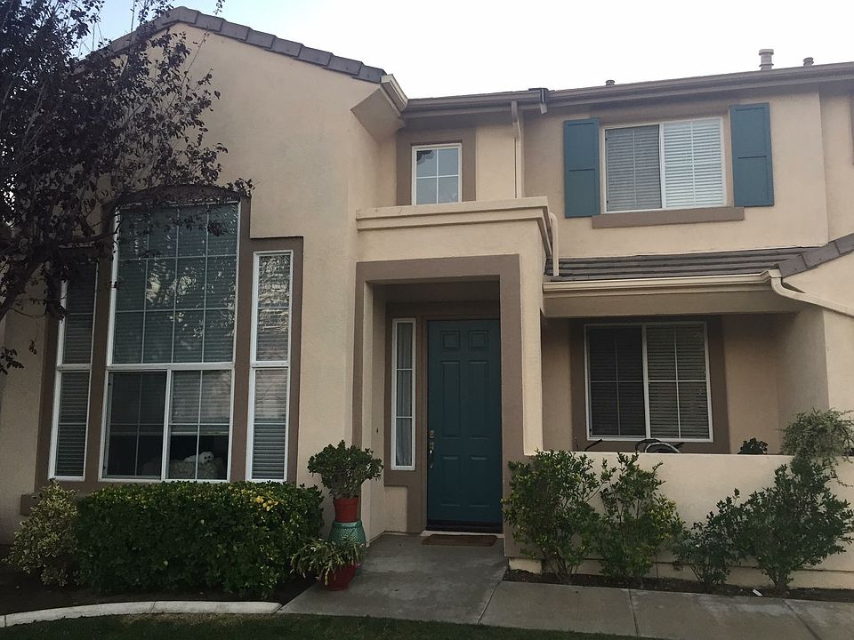 1st image of 29853 Pinehurst Dr
