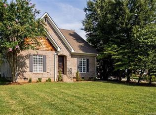 133 Matthews Township Py, Matthews, NC 28105