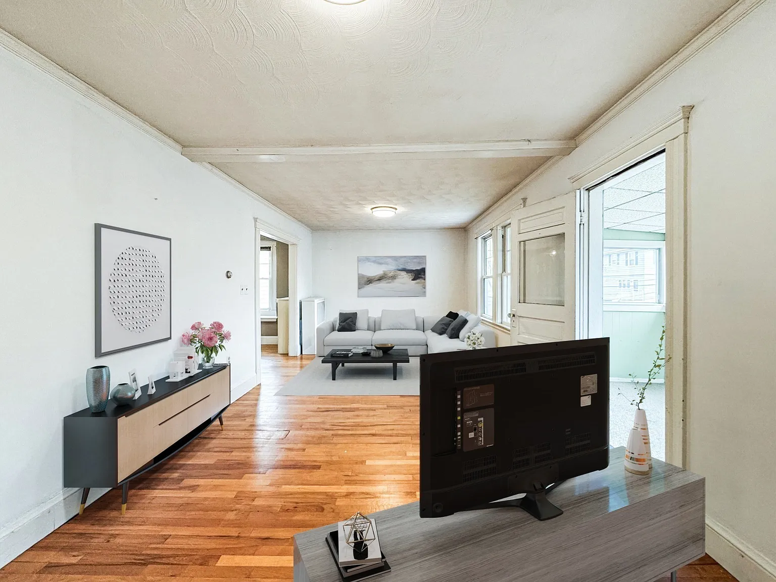 2 bed, 1.0 bath, 991 sqft, $2,950 — Photo 2