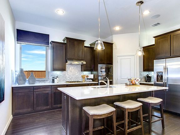 Kitchen with breakfast bar