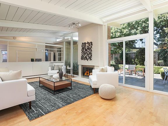 3rd image of 3825 Carlson Cir
