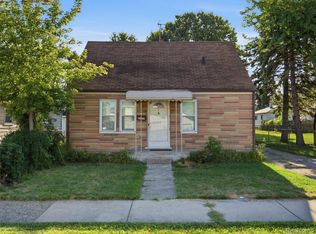 26210 Clancy St, Roseville, MI 48066