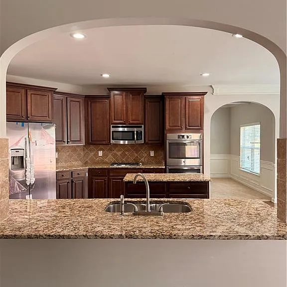 559 Madison Park Dr — Photo 8
