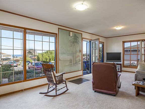 4th image of 474 Bernardo Ave