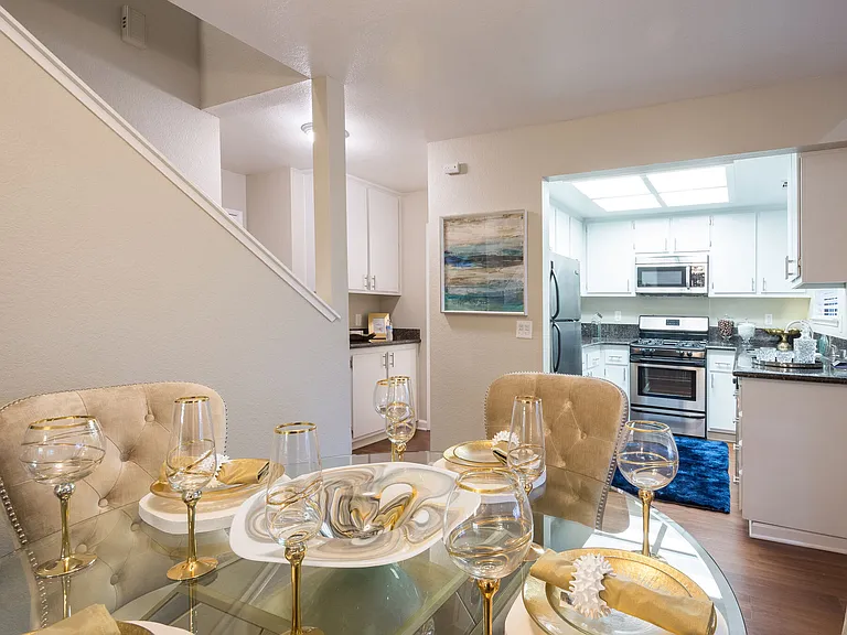 Woodstream Townhomes — Photo 10