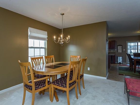 3rd image of 2424 Liatris Dr