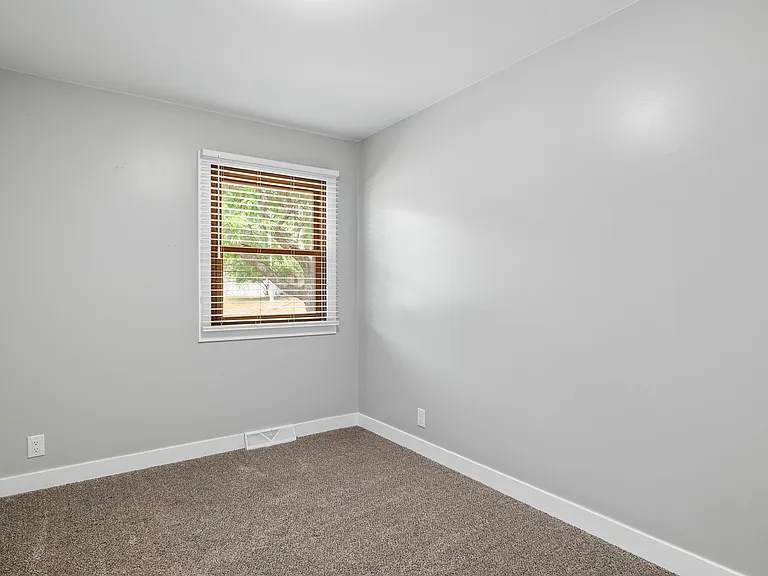 3400 Las Vegas Dr NE — Photo 13