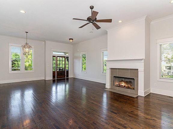 4th image of 1815 Blair Blvd