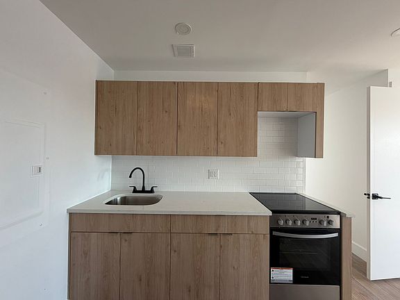 5th image of 354 E 194th St #7A