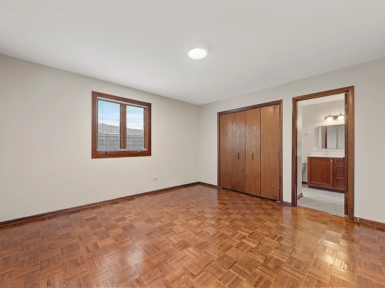 526 S 6th Ave — Photo 8