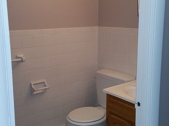 3rd image of 4-6 Hartwell St #Har4-4