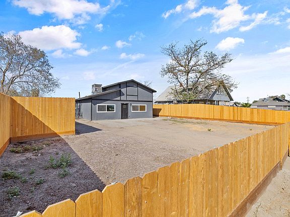 3rd image of 5439 Ellis Road