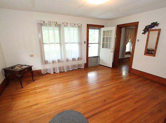 2nd image of 255 Cove St