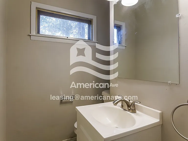 83815_010_main_bathroom_13847441.jpg