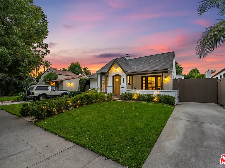 6537 Moore Dr — Photo 38