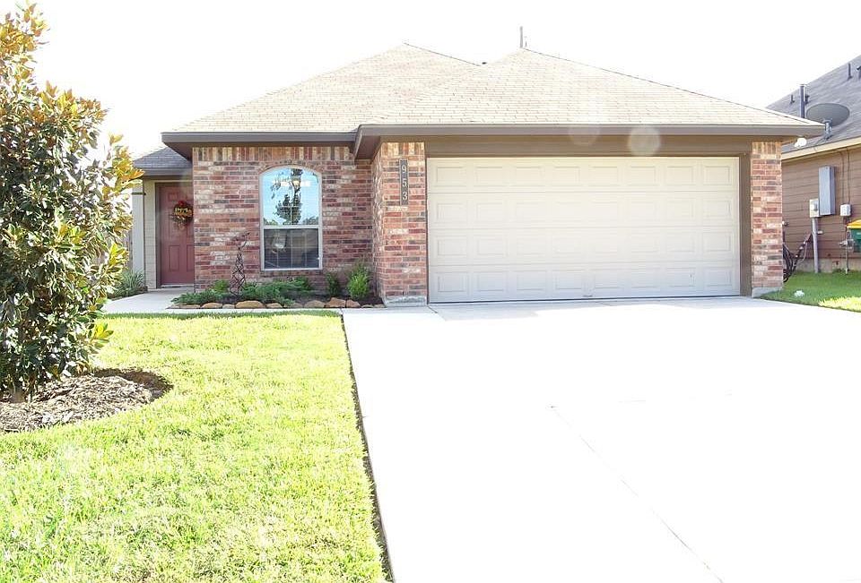 1st image of 953 Oak Falls Dr