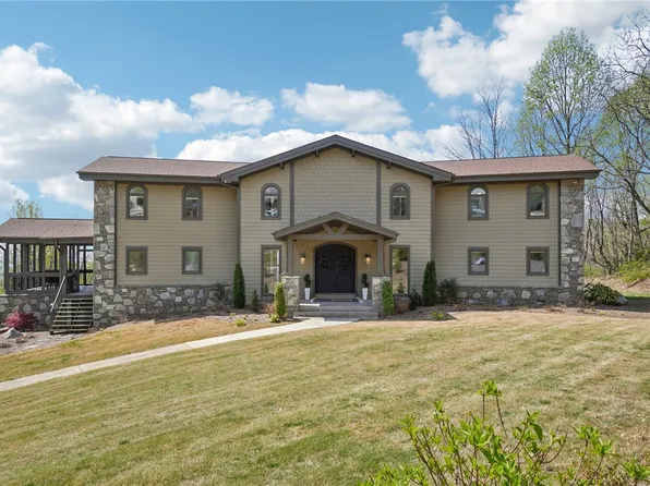 68 Raven Rd, Landrum, SC 29356