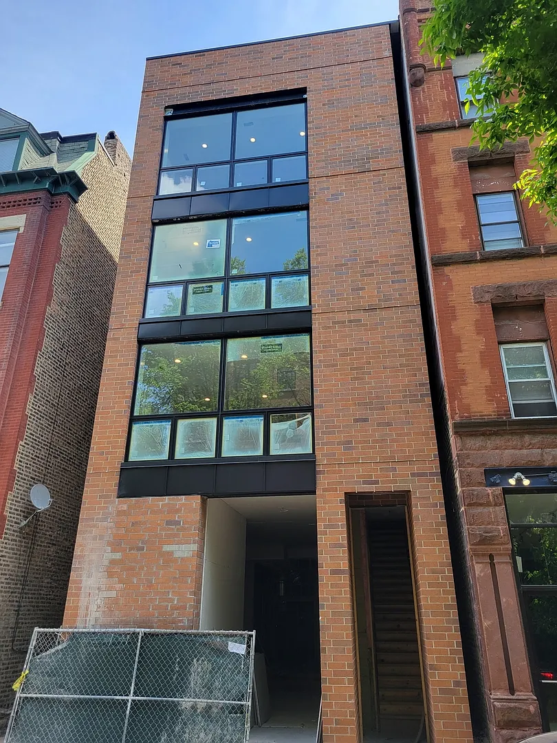 3 bed, 3.5 bath, $5,200 — Photo 1