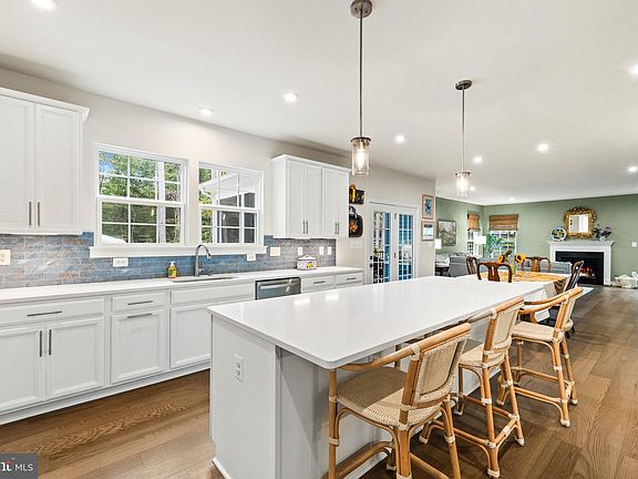 4th image of 5036 Kingsley Ct