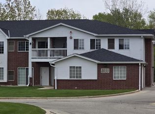 8055 Lexington Pl APT 12, Pleasant Prairie, WI 53158