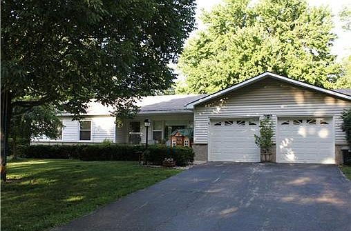 Straight Ranch in quiet neighborhood