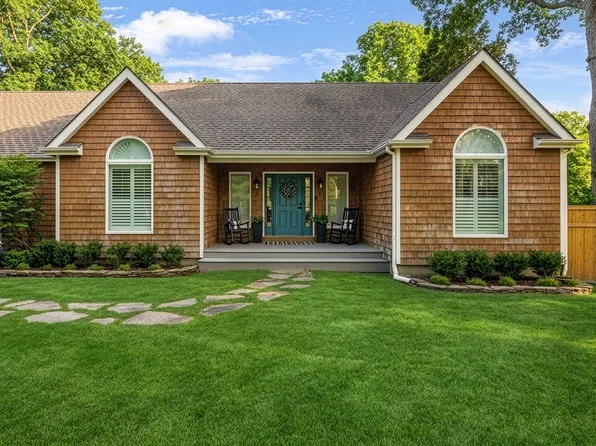 46 Royal St, East Hampton, NY 11937