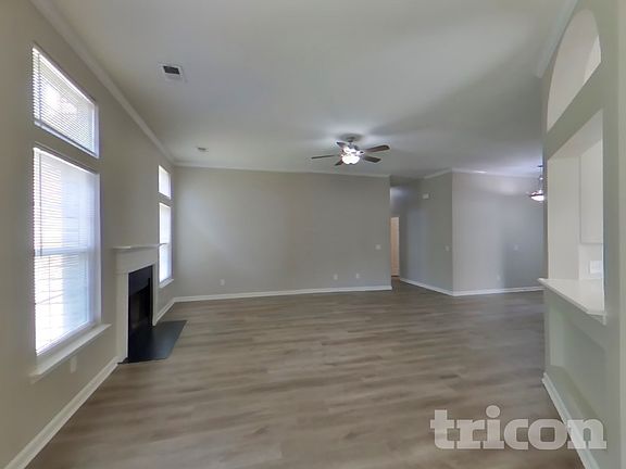 3rd image of 409 Baneberry Ln