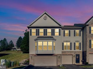 2768 Hunters Crest Dr UNIT 1, York, PA 17402